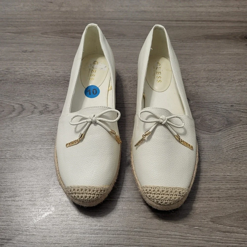 Guess Los Angeles Womens White Pebbled Espadrille Flats Bow Gold Logo Size 10